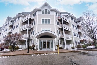 Building Photo - 614 Pond St