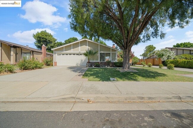 Building Photo - 4148 Redwood Rd