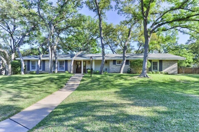 Building Photo - 5000 Timberline Dr