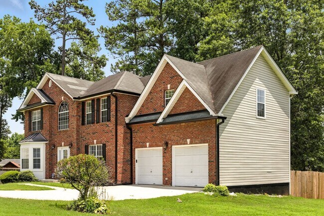 Foto del edificio - 5745 Crystal Springs Way