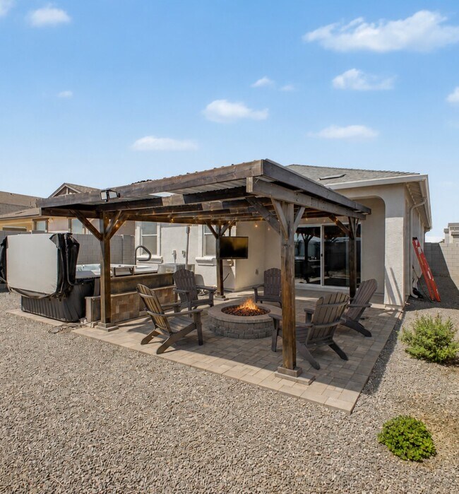 Building Photo - 34843 W Lucca Dr