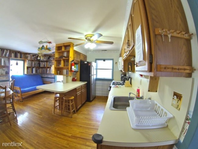 Foto del edificio - 73 Cookman Ave