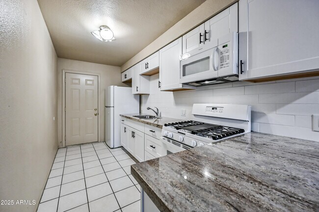 Foto del edificio - 430 W 3rd St