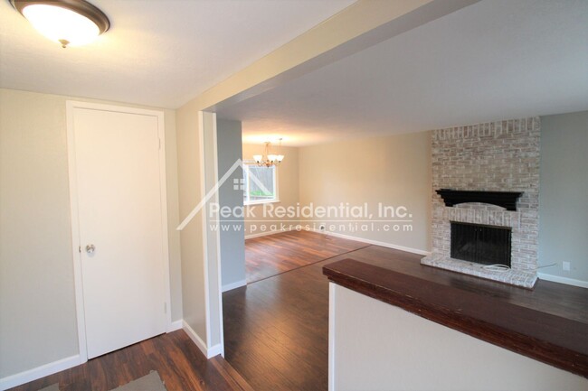Building Photo - 4 br, 2.5 bath House - 4825 Rockland Way