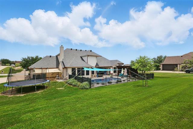 Building Photo - 10701 Los Rios Dr