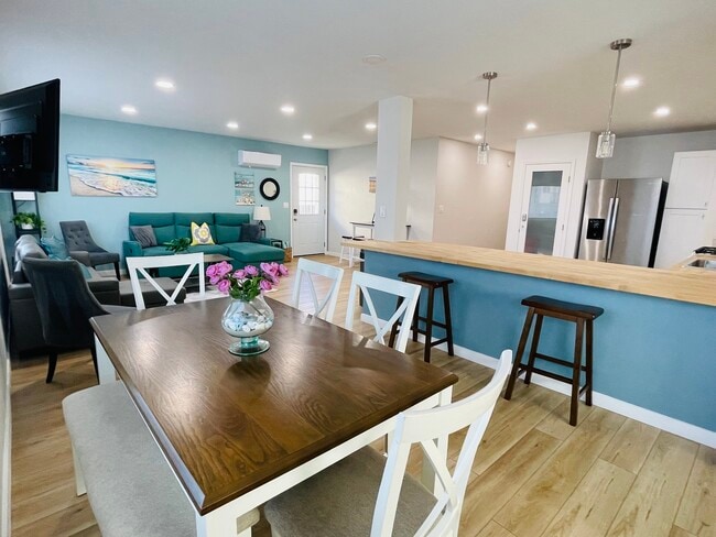 Comida - 1421 Dubuque St