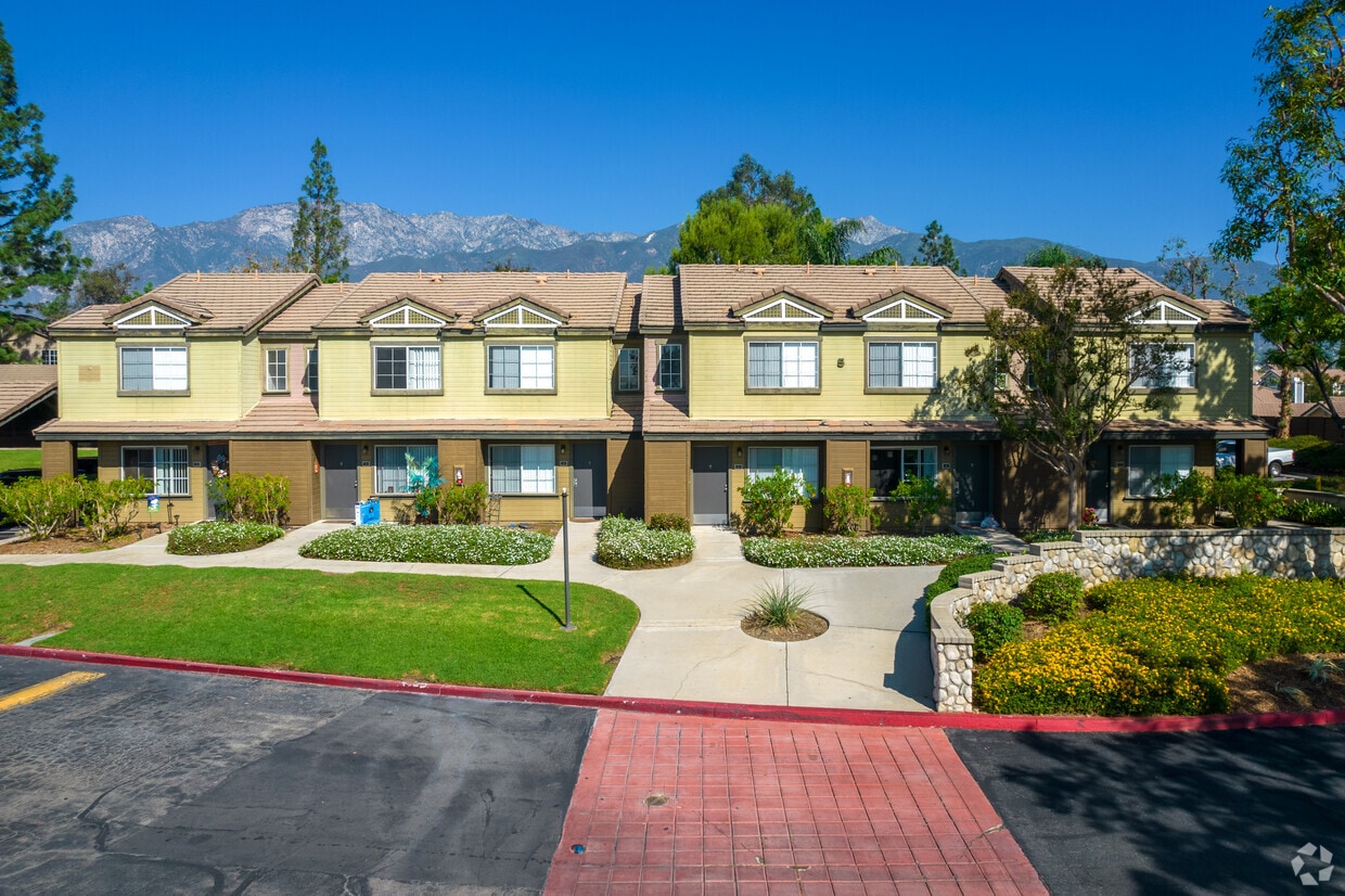 Waterstone Alta Loma Apartments Apartments in Alta Loma, CA