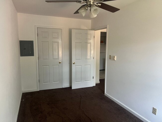 Foto del edificio - 920 Greenbrier Rd
