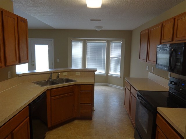 Foto del edificio - 524 Thornberry Road