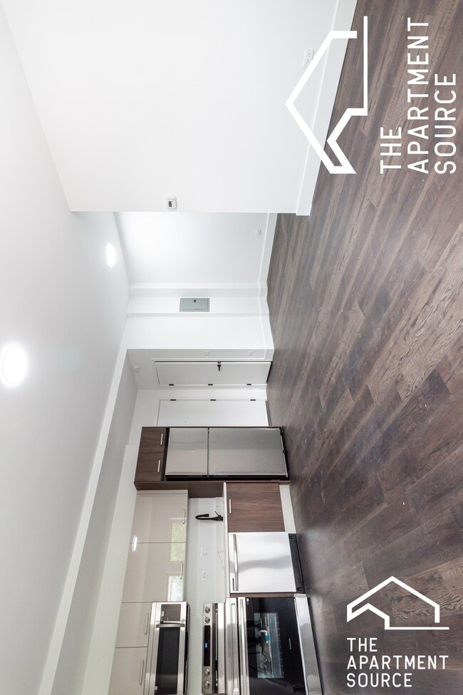 Photo - 1553 W Hollywood Ave Apartment