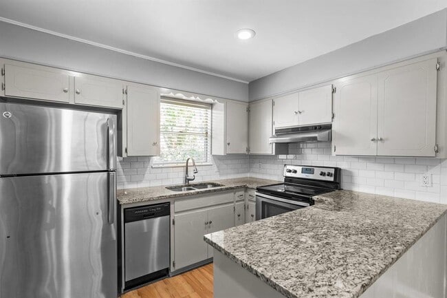 Building Photo - 2205 Lanier Dr