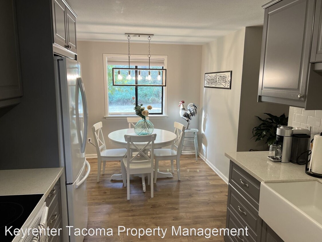 Primary Photo - 2 br, 1 bath House - 10014 Golden Given Rd...
