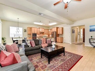 Building Photo - 2077 Hidden Falls Dr