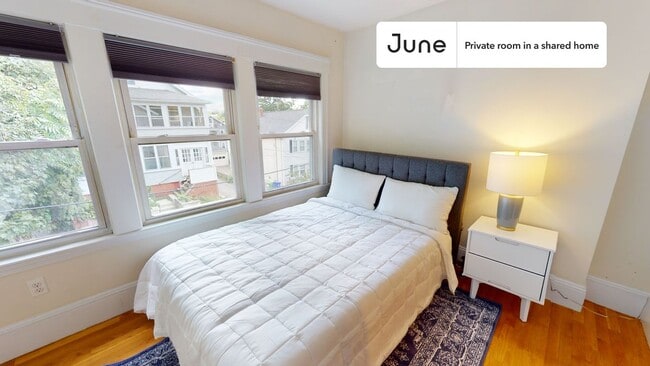 Private bedroom in 4 bed/1 bath Home - Private bedroom in 4 bed/1 bath Home