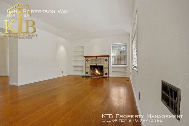 Building Photo - 2 bedroom in Land Park with a touch of retro