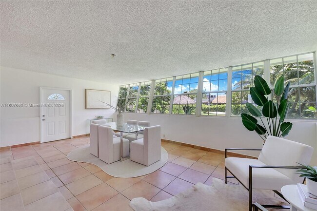 Building Photo - 13521 S Biscayne River Dr