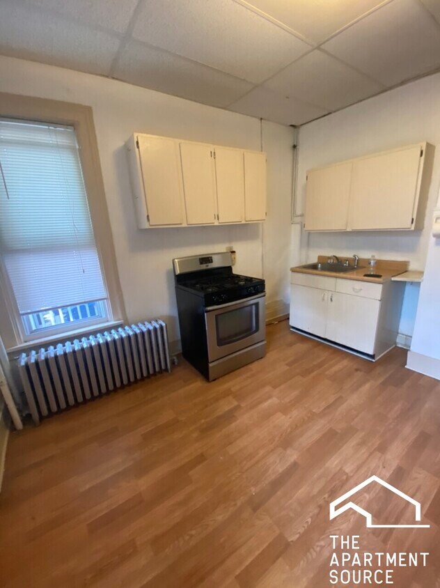 Primary Photo - 1644 N Mozart St