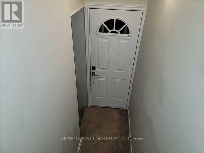 Photo du bâtiment - 1482 Fisher Ave