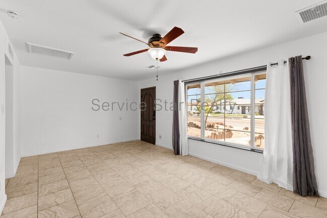 Foto del edificio - 8610 E Oak St