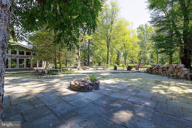 Building Photo - 269 Raymond Rd