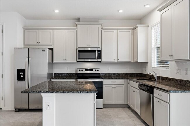 Building Photo - 1124 Lakeshore Breeze Pl