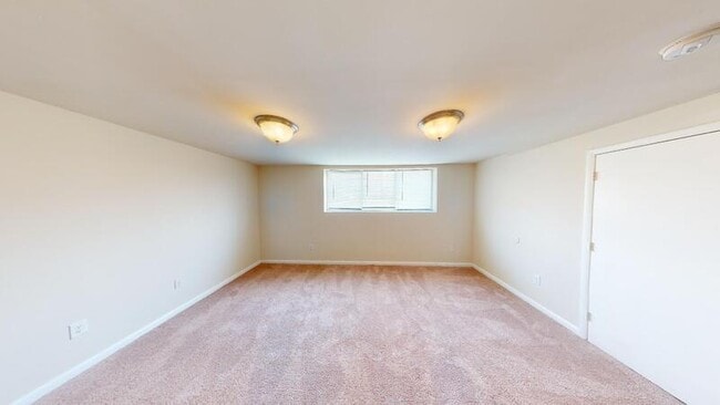 Building Photo - 6000 Amberwood Rd