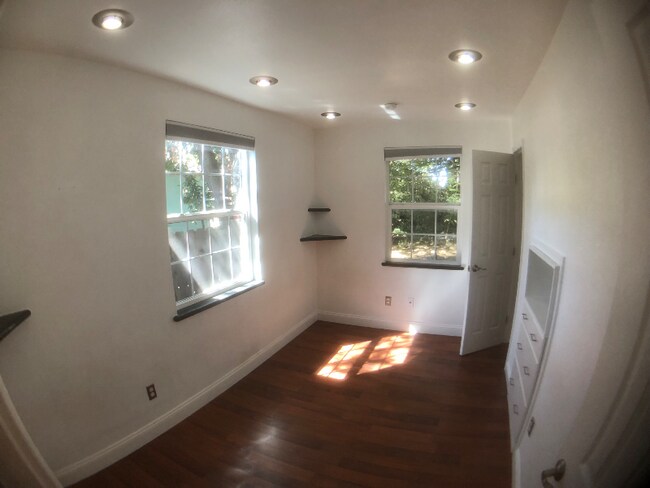 Foto del edificio - 1015 Beamer St