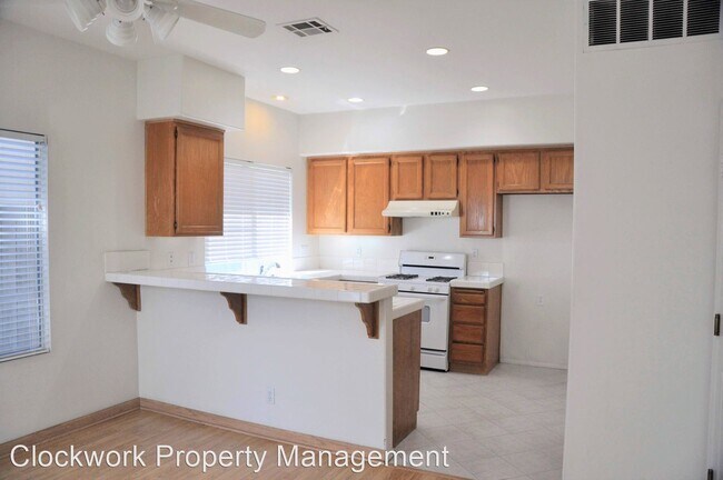 Building Photo - 3 br, 2 bath House - 1729 Sunflower Ave #A