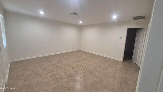 Building Photo - 9009 W Elm St