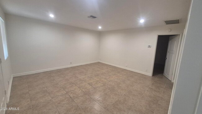 Foto del edificio - 9009 W Elm St