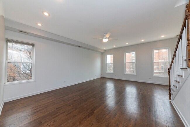 Foto del edificio - 1426 N Greenview Ave