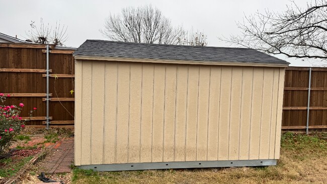 Building Photo - 230 Green Canyon Dr