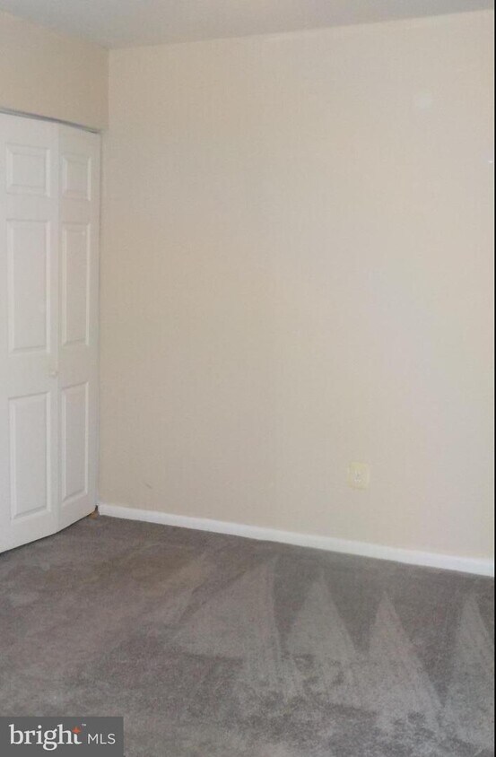 Primary Photo - 11435 Plantation Dr