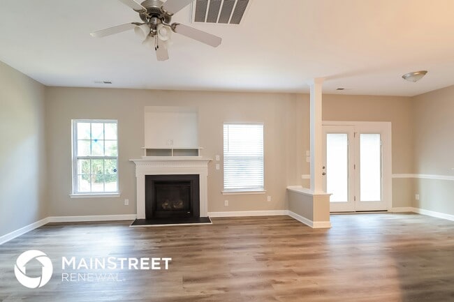 Foto del edificio - 2231 Lazy River Dr