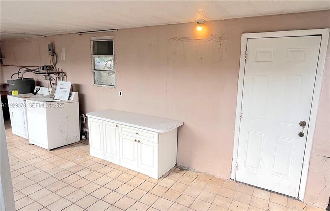 Foto del edificio - 236 E 14th St