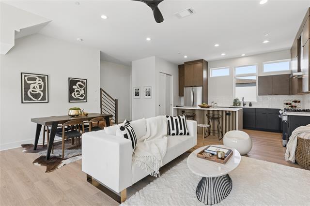 Foto del edificio - 2202 N Carroll Ave