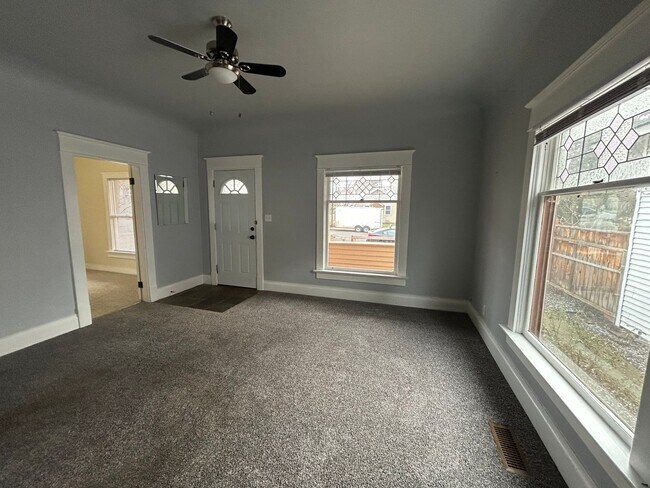 Foto del edificio - 2 Bedroom Home Near Downtown Ellensburg