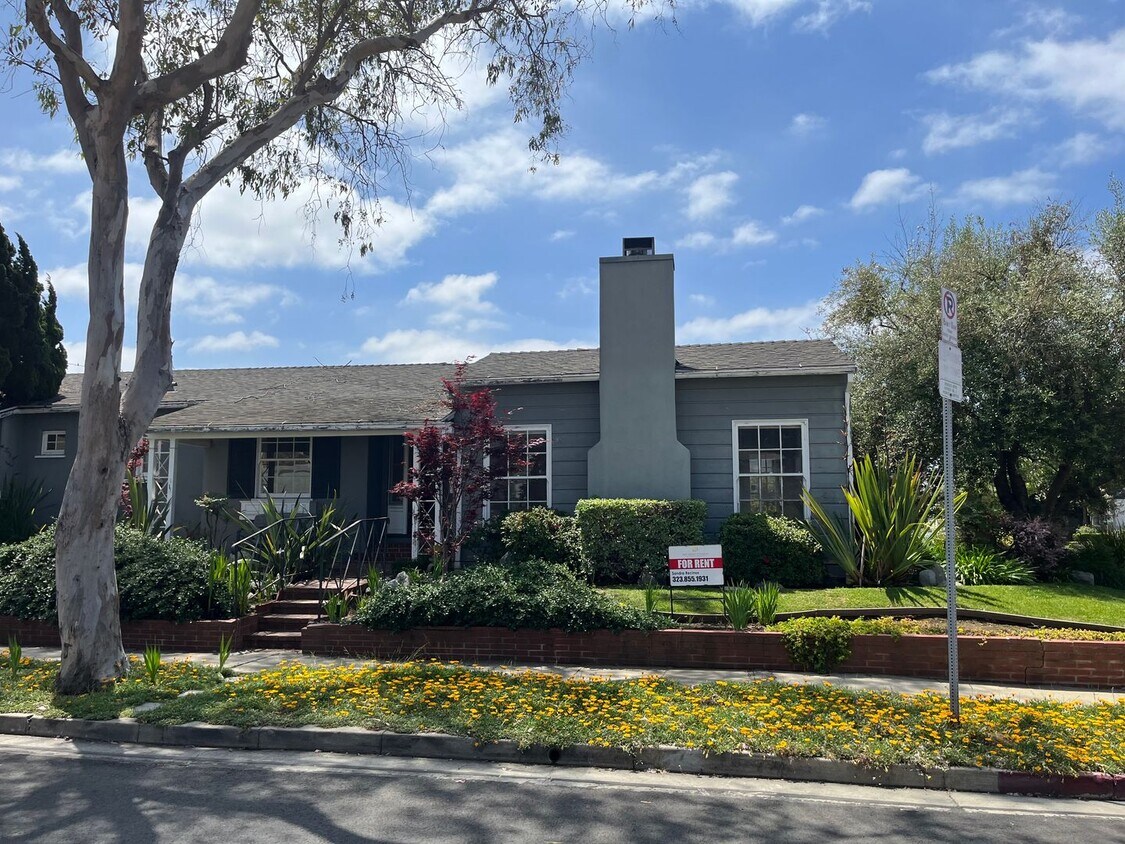 Foto del edificio - 10374 La Grange Ave