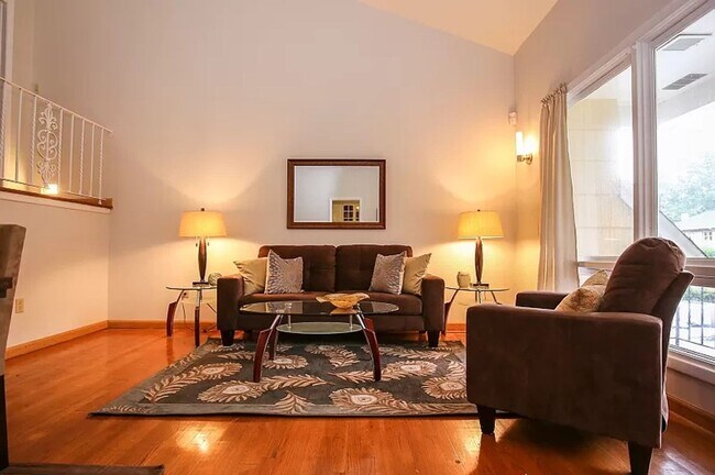 Foto del edificio - 557 S Orange Ave
