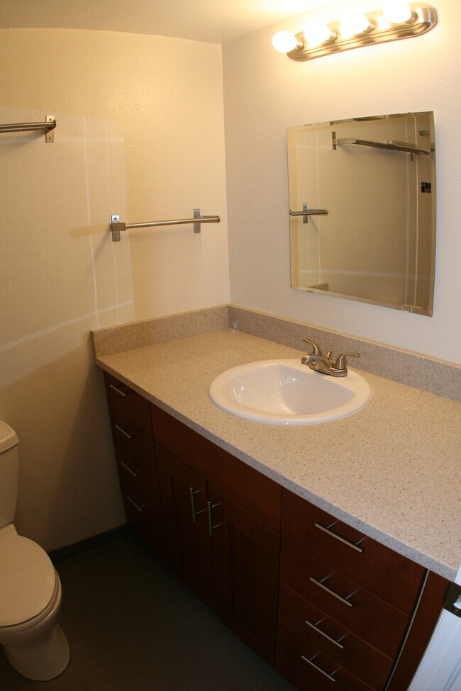 Building Photo - 20 S Boulder Cir