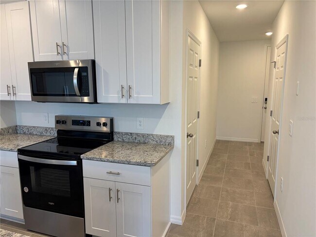 Foto del edificio - 16414 Bird of Paradise Ave