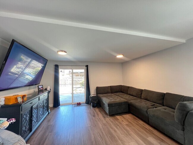 Foto del edificio - 947 S Mountain Ave