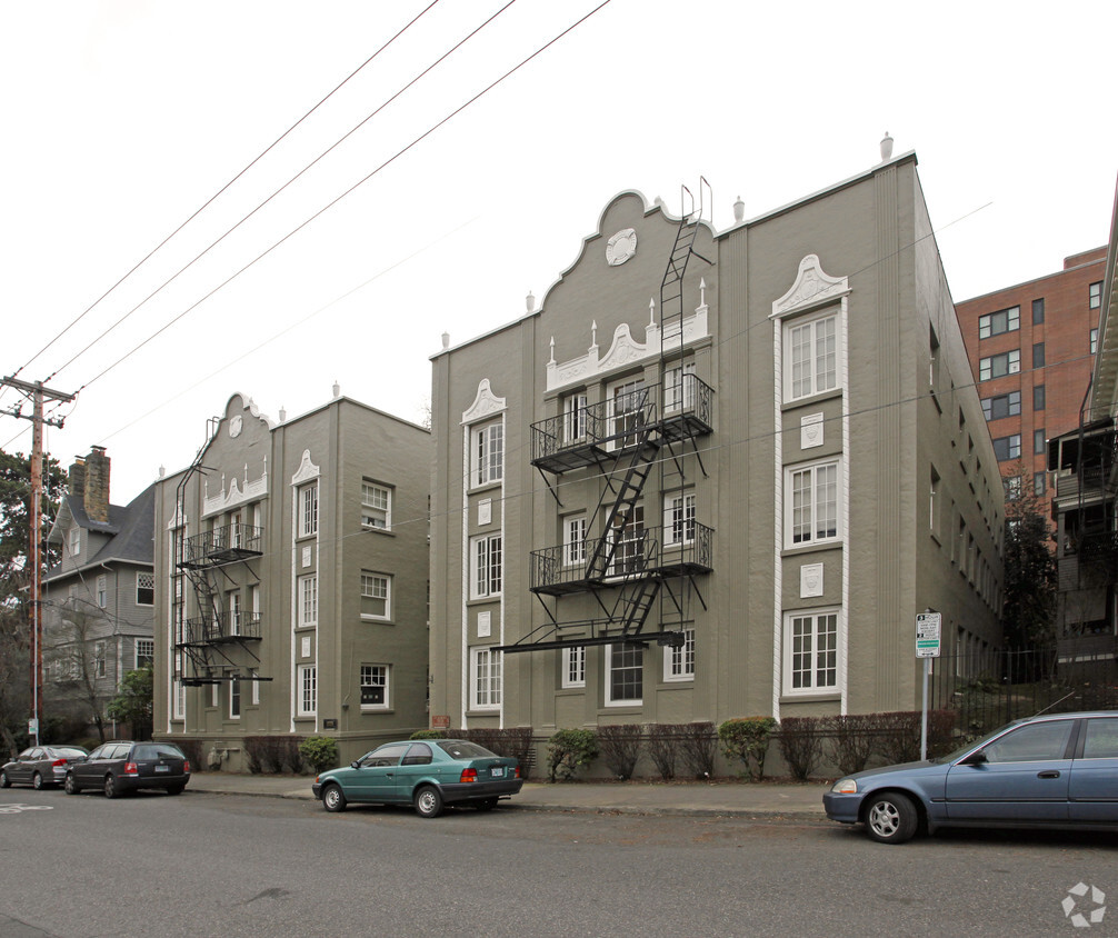 Primary Photo - Flanders Apartments