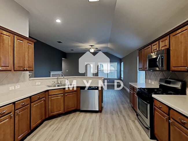 Building Photo - 441 Goldenrod St