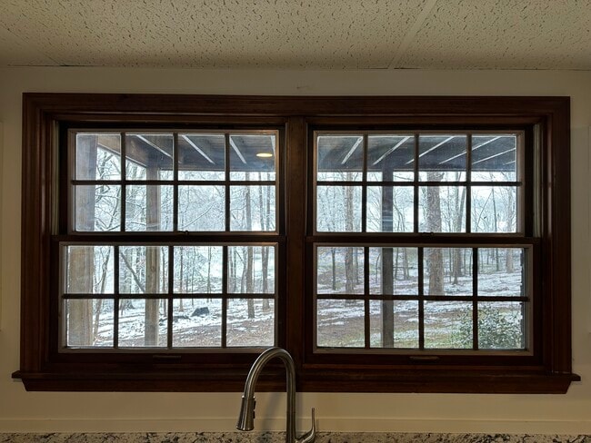 Building Photo - 1230 Stonewall Jackson Dr