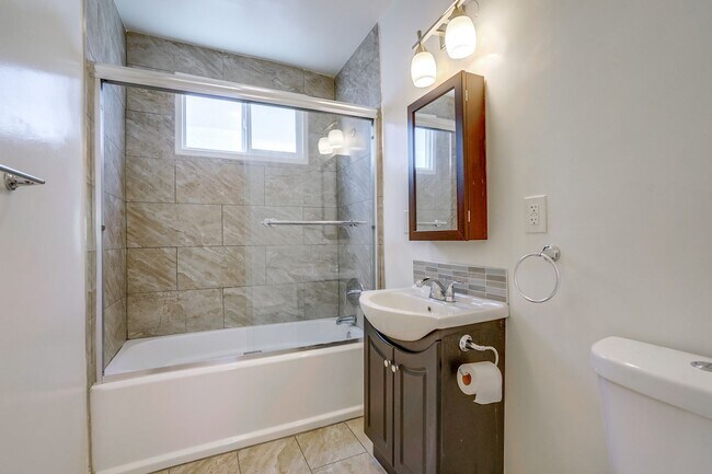 Interior Photo - 4024 Ursula Ave