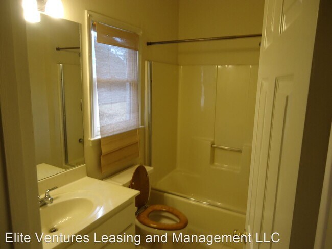 Building Photo - 6272 Independence Dr