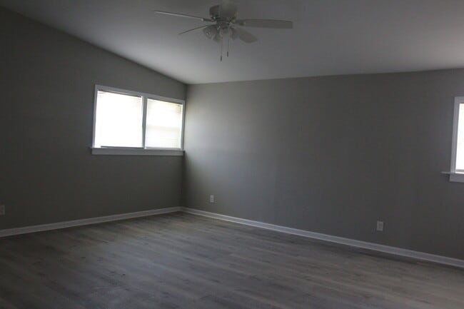 Foto del edificio - 1922 Skylane Dr