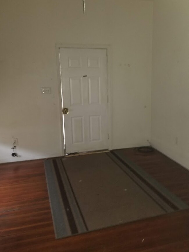 Front Room - 2355 Cumming Rd