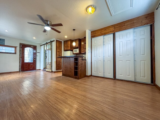 Foto del edificio - 280 Ridgeview Dr